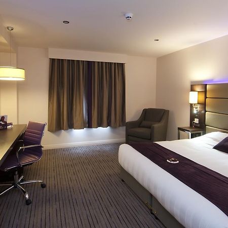 Premier Inn London Romford Central Ngoại thất bức ảnh