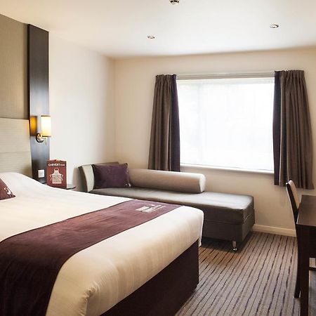 Premier Inn London Romford Central Ngoại thất bức ảnh