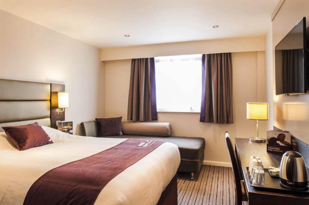 Premier Inn London Romford Central Ngoại thất bức ảnh