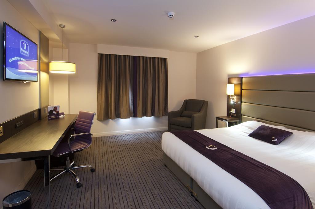 Premier Inn London Romford Central Ngoại thất bức ảnh